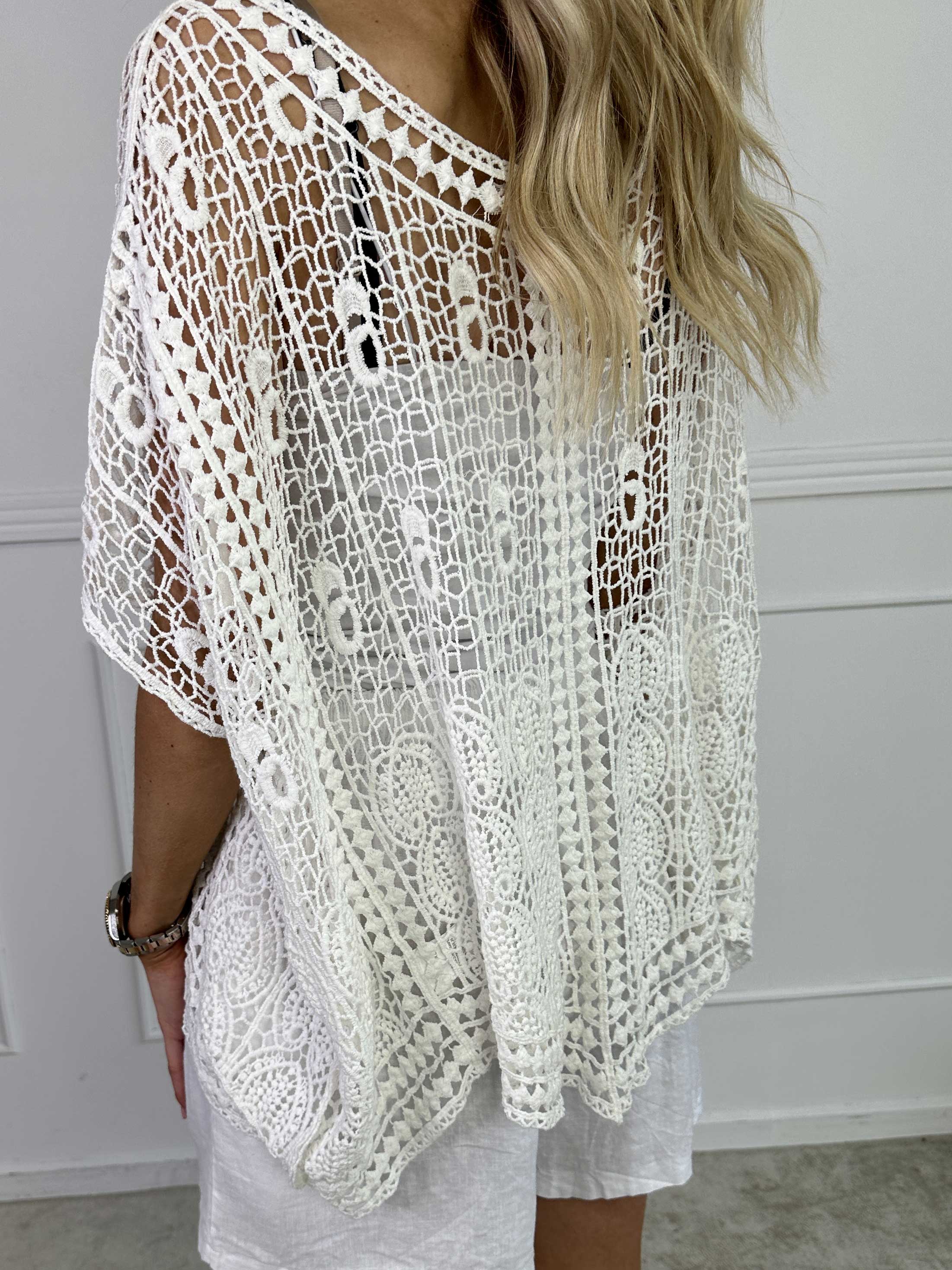 Missandei - Sød hæklet bluse i bomuld med hulmønster